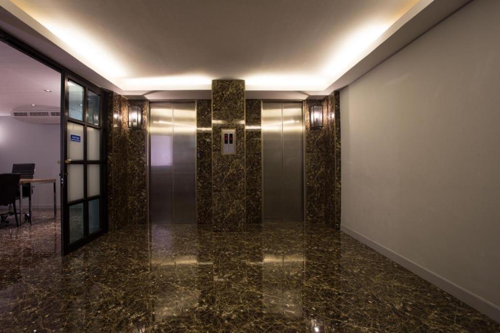 Hotel First House