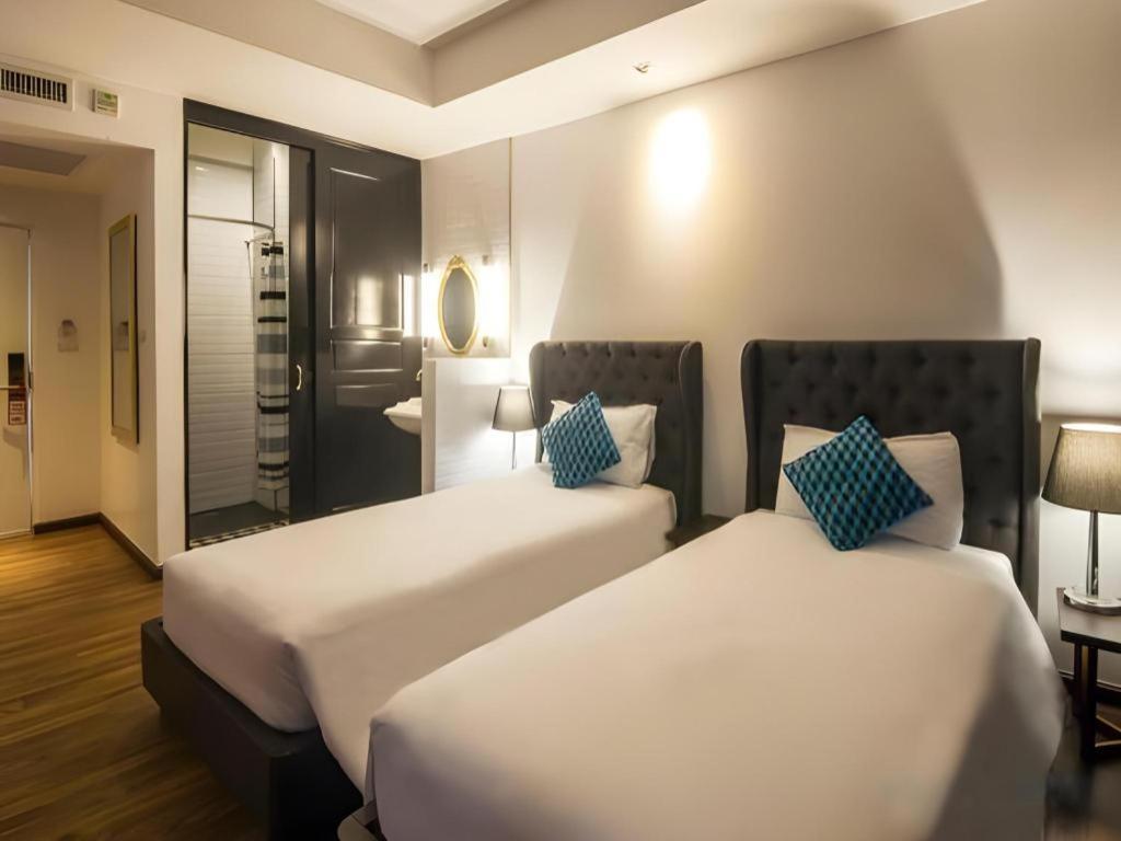 Hotel First House