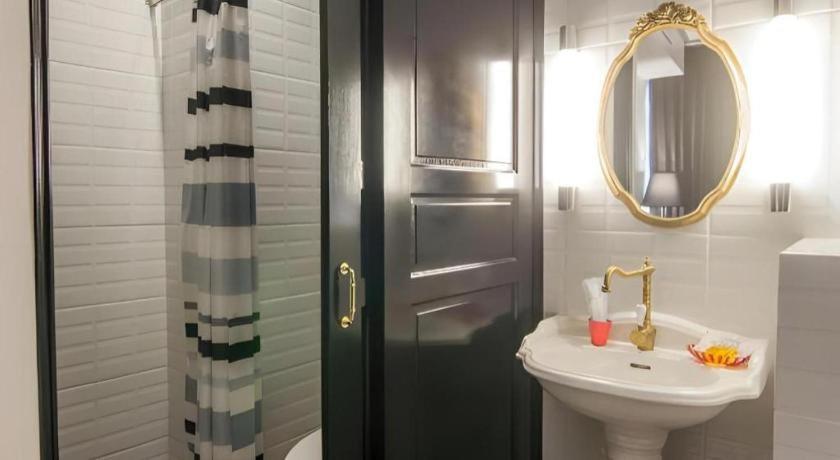Hotel First House 3*
