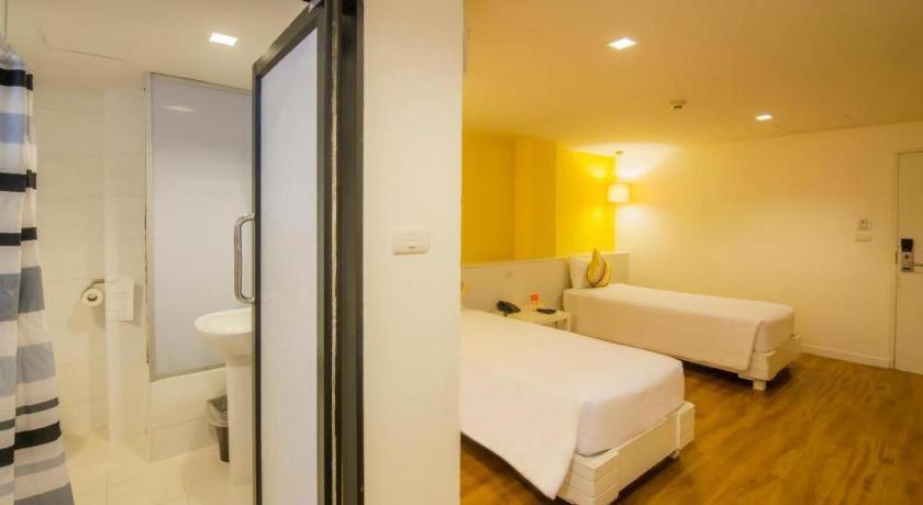 Hotel First House